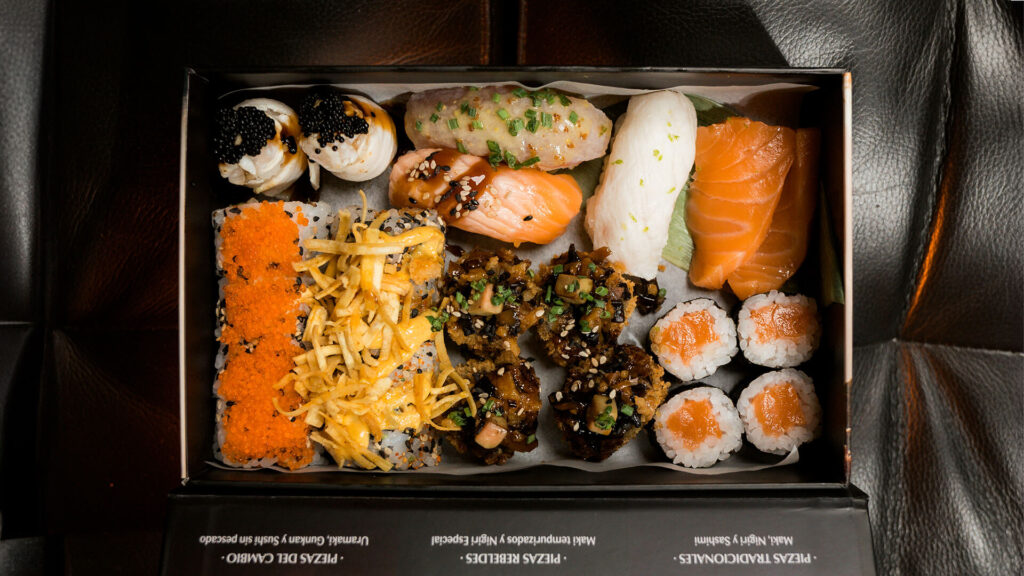 PlayStation España y Sibuya Urban Sushi Bar se unen para lanzar la ronin box con motivo del juego Rise of the Ronin - TREND Pixel Agency | Agencia de Marketing de Influencers Gamers ronin box